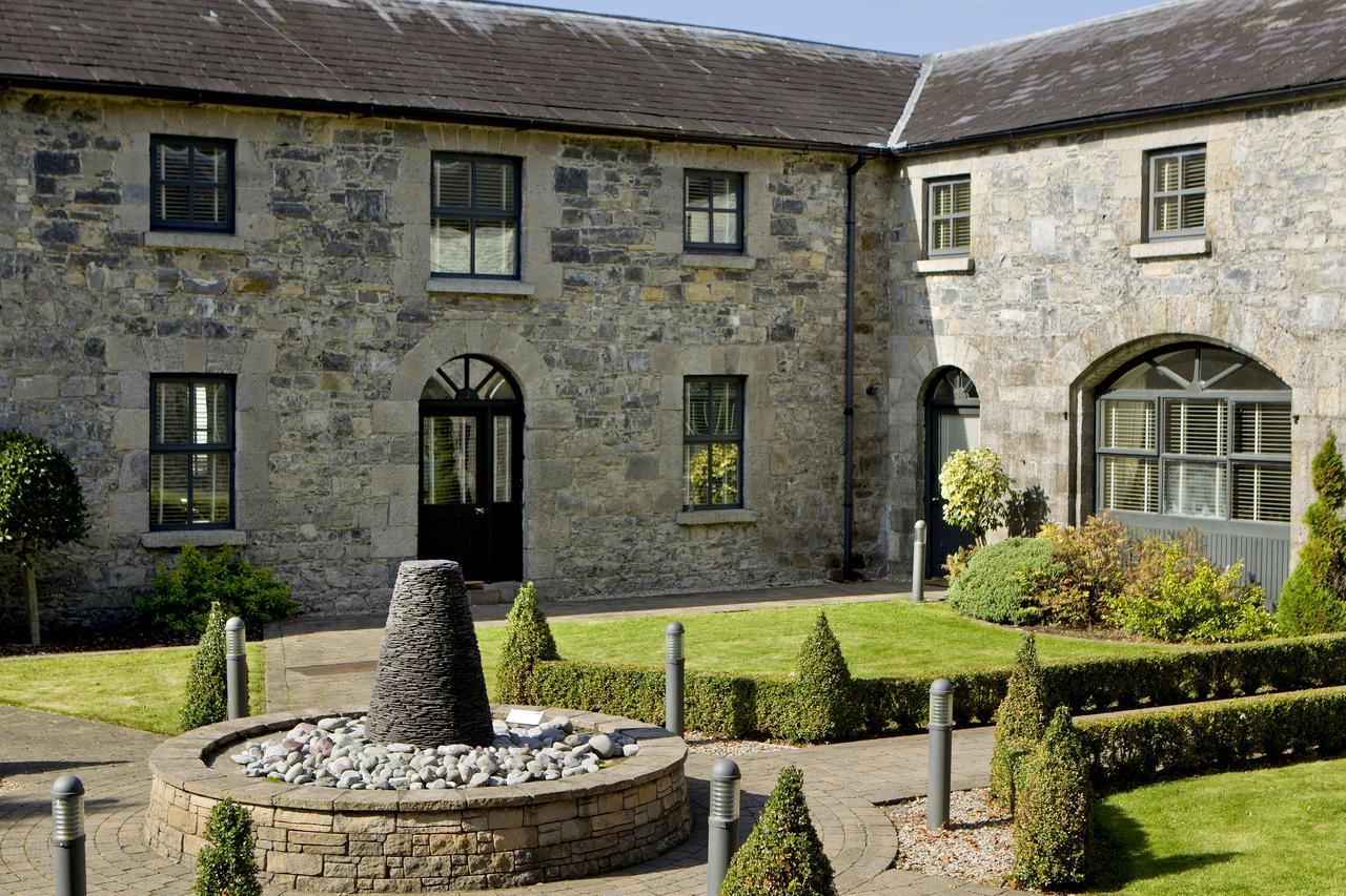 Moyvalley Hotel Self Catering Cottages Extérieur photo