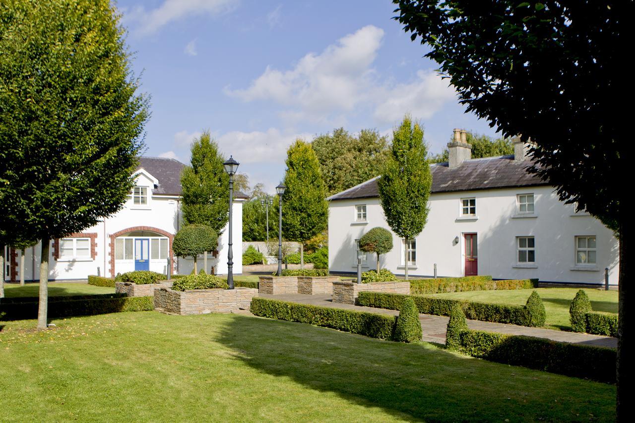 Moyvalley Hotel Self Catering Cottages Extérieur photo
