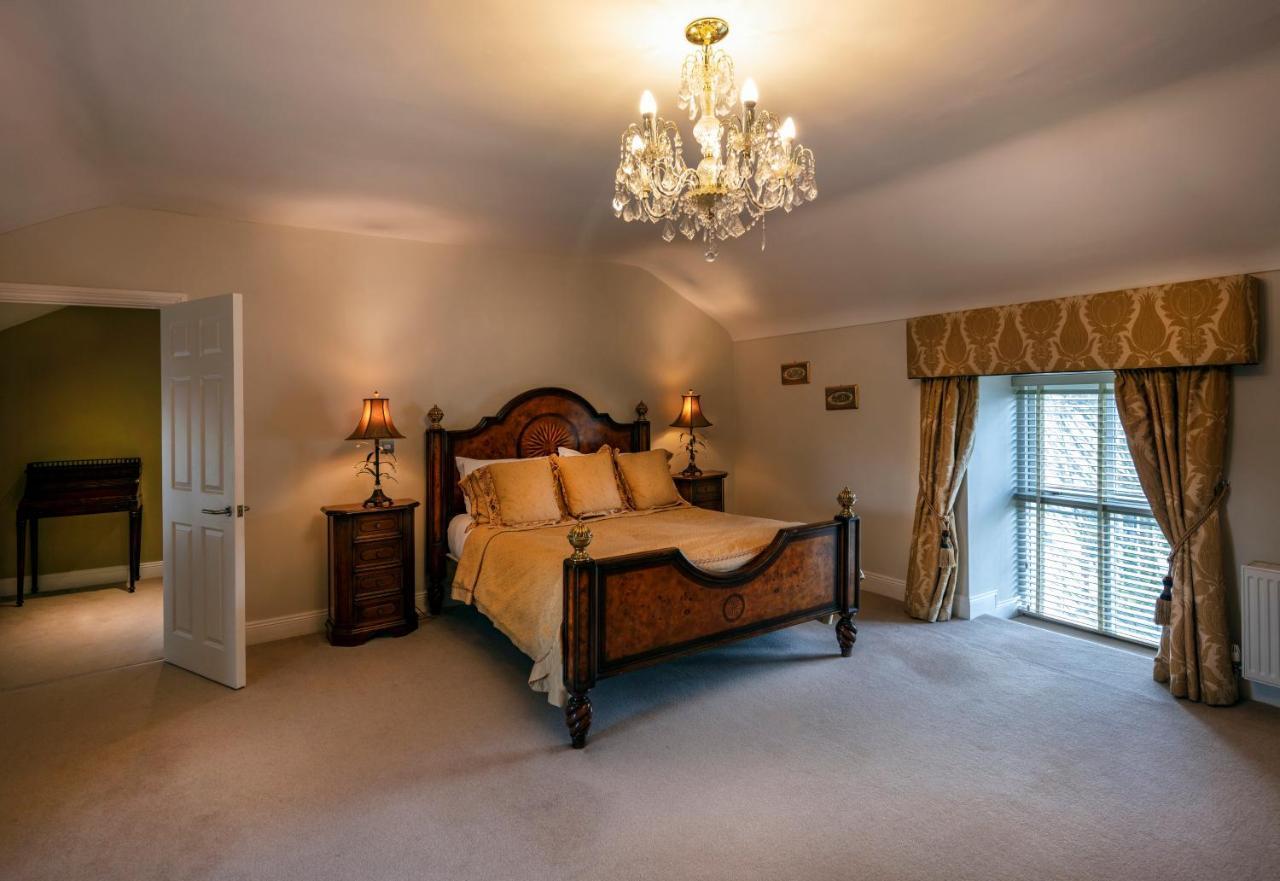 Moyvalley Hotel Self Catering Cottages Extérieur photo